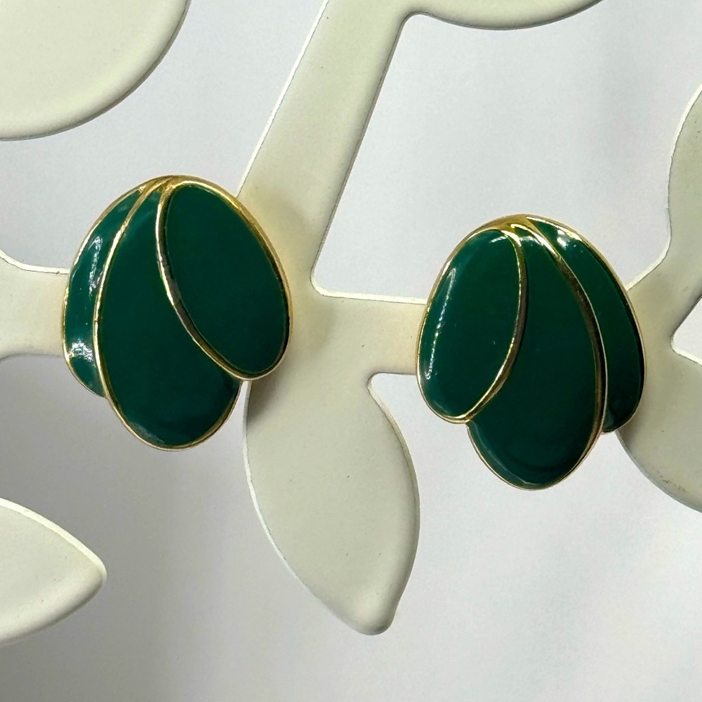 Vtg Green and Gold enamel Earrings